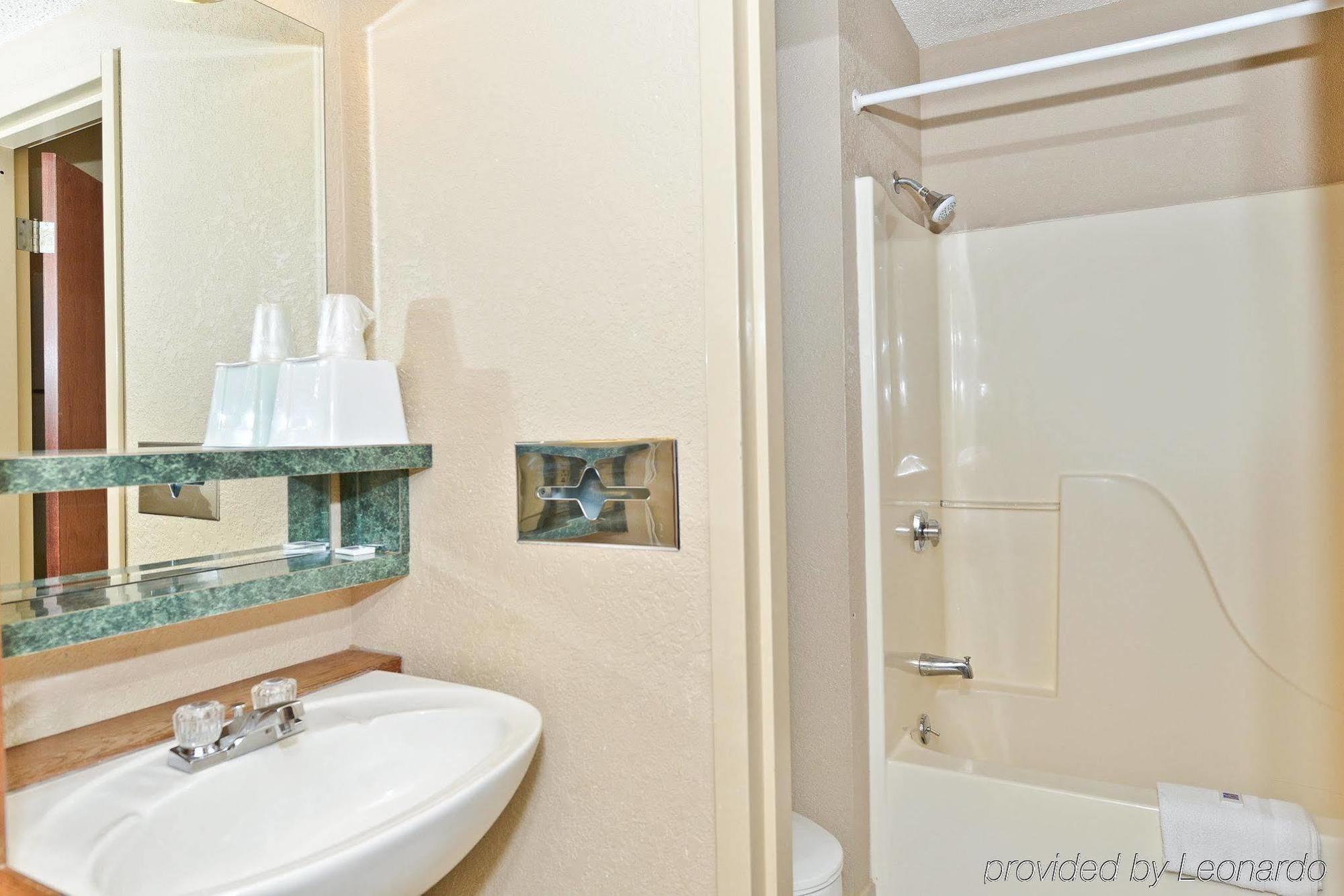 Americas Best Value Inn - Springfield / I-65 Battlefield Chambre photo